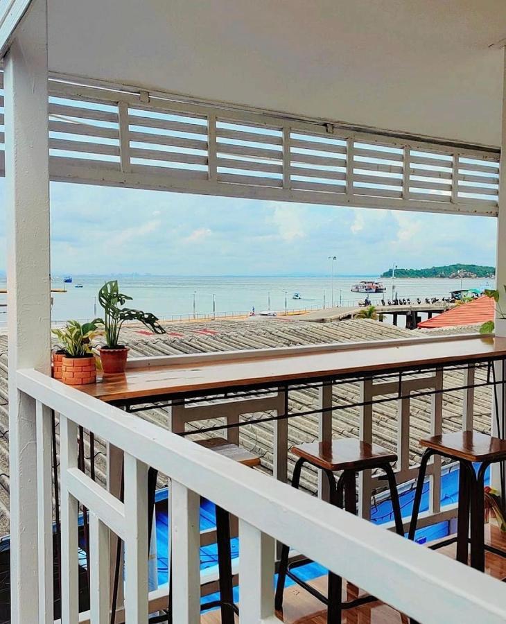 Baan Tipsukon Bed & Breakfast Ko Lan Luaran gambar