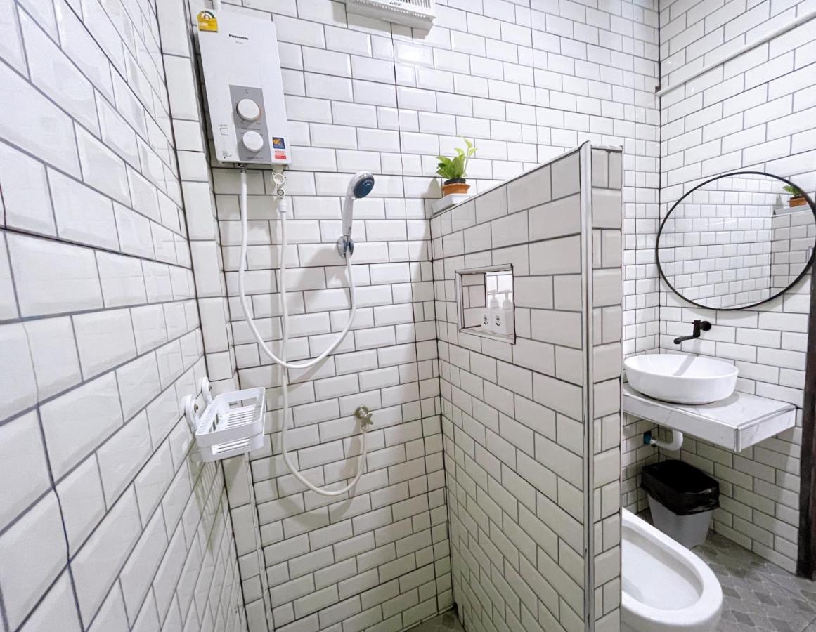 Baan Tipsukon Bed & Breakfast Ko Lan Luaran gambar