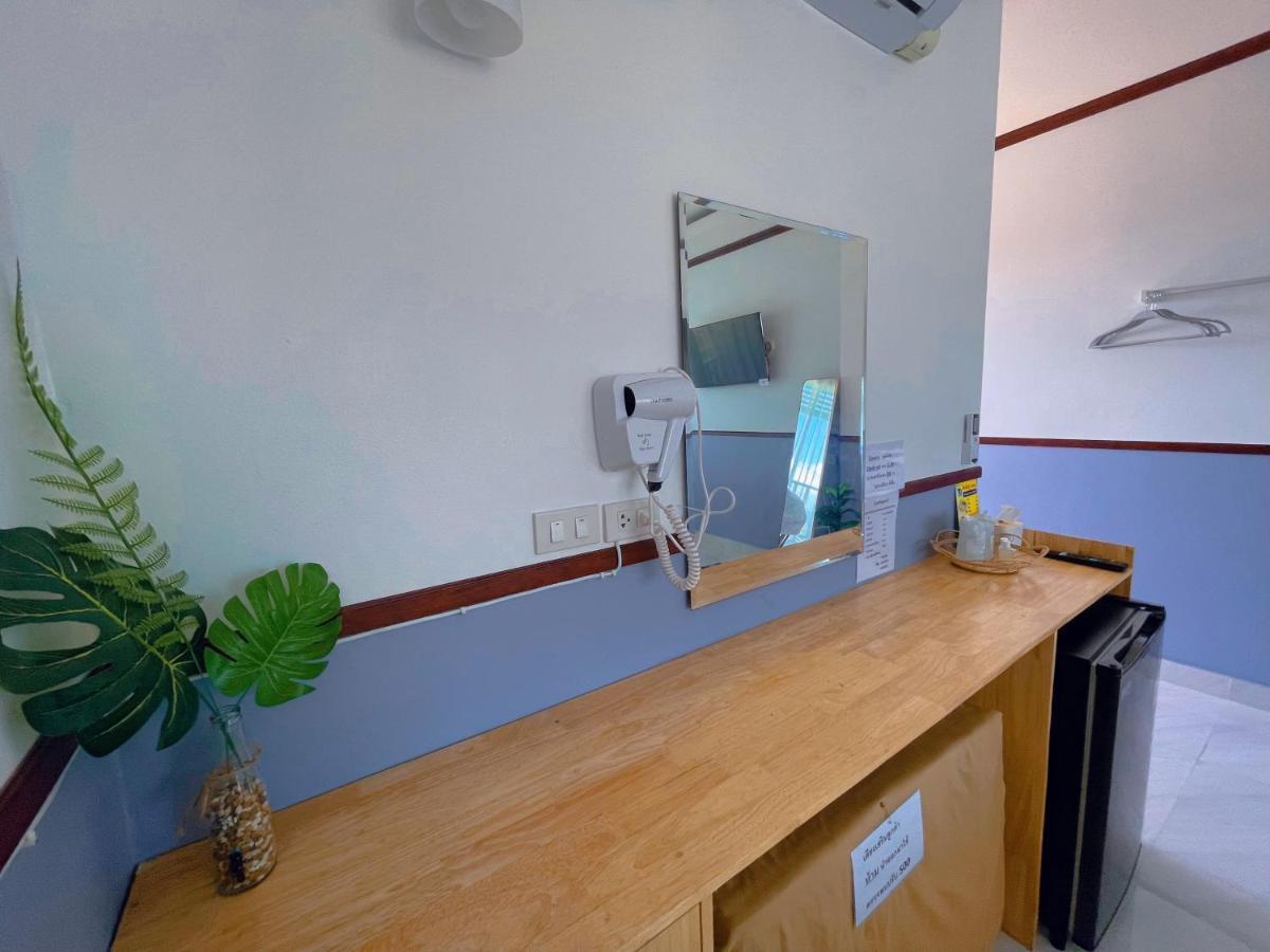 Baan Tipsukon Bed & Breakfast Ko Lan Luaran gambar